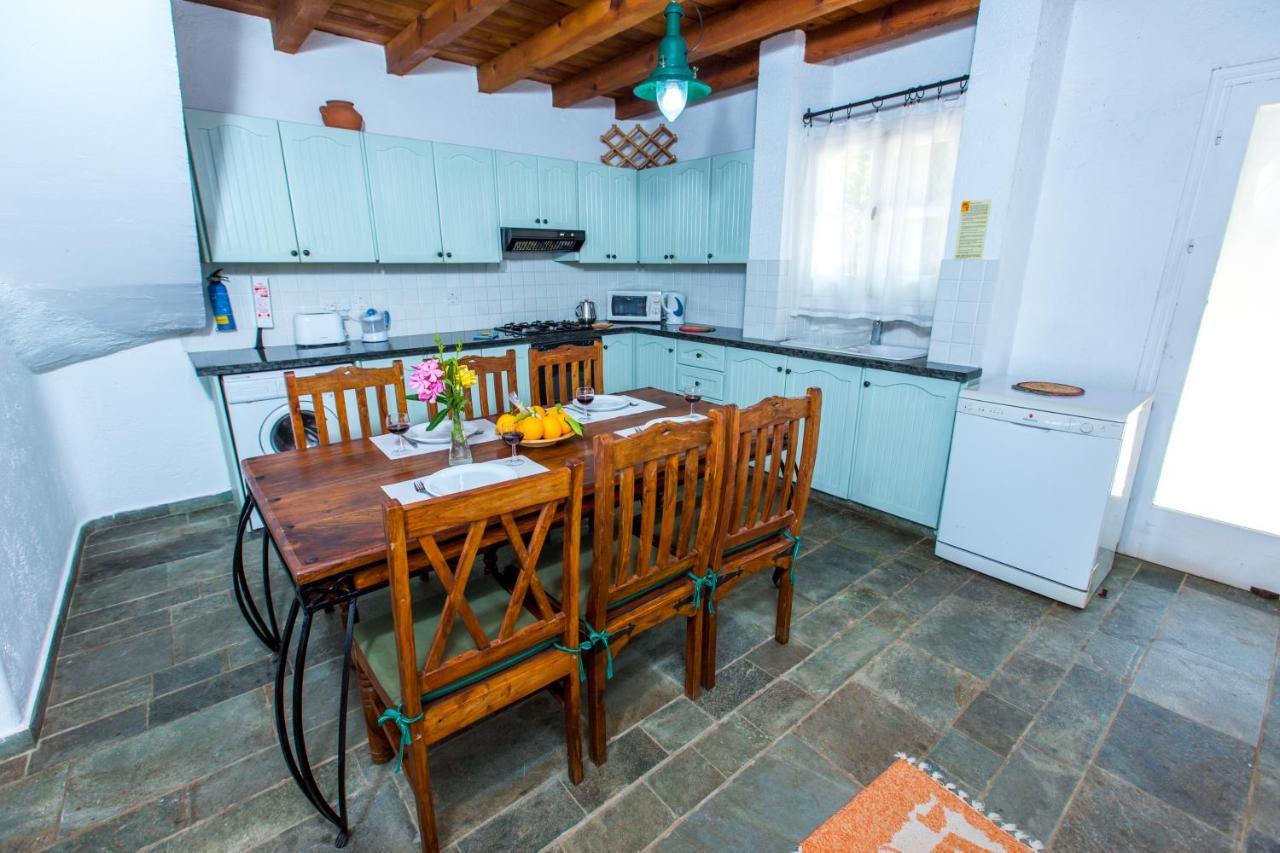 Villa Clarissa & Carmel View Пафос Экстерьер фото